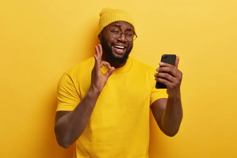 Aujourd&rsquo;hui, ton téléphone est ton bureau : 3 applis pour travailler de n&rsquo;importe où.